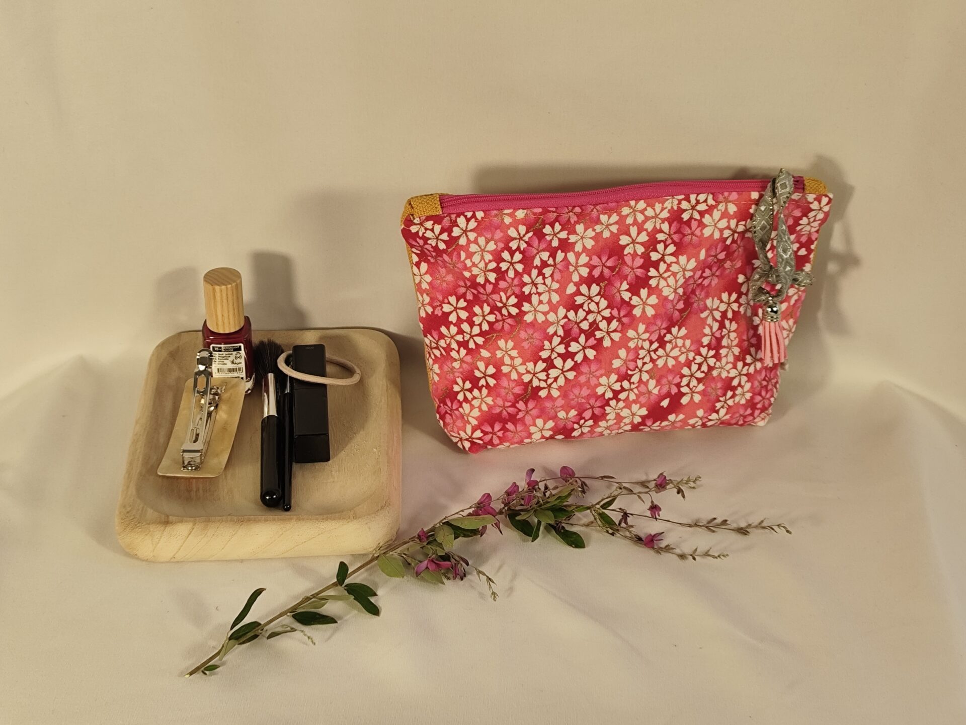 pochette rose coin jaune